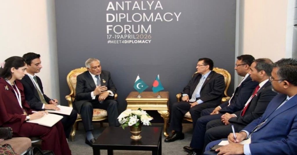 তুরস্কে খলিলুর রহমানের সঙ্গে পাকিস্তানের পররাষ্ট্রমন্ত্রীর সাক্ষাৎ