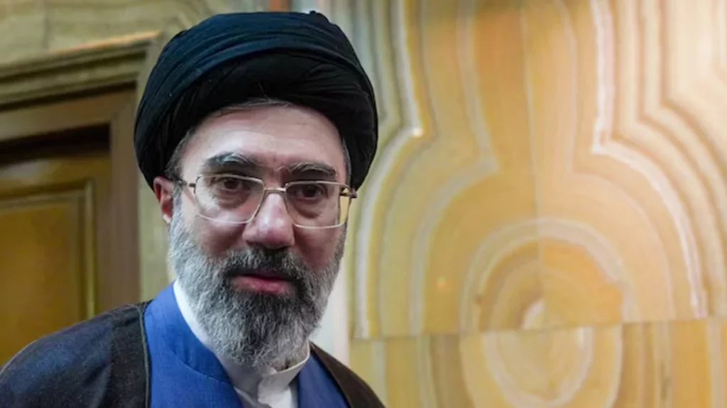 <span>ইরানের নতুন সর্বোচ্চ নেতা / </span>মোজতবা খামেনির মুখমণ্ডল বিকৃত হয়েছে, ‘হারিয়েছেন পা’