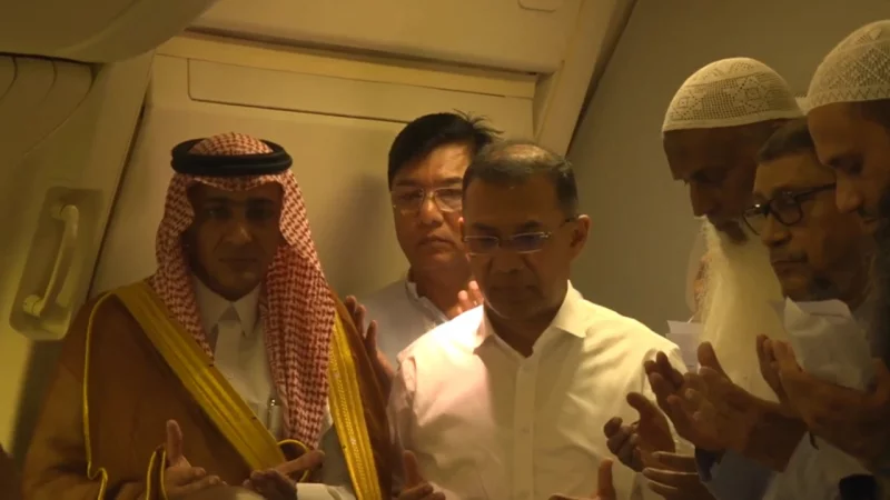 হজ ফ্লাইট কার্যক্রমের উদ্বোধন করলেন প্রধানমন্ত্রী