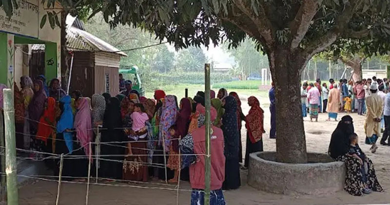 বগুড়া-৬ ও শেরপুর-৩ আসনে ভোটগ্রহণ চলছে, সকাল থেকেই কেন্দ্রে ভোটারদের উপস্থিতি