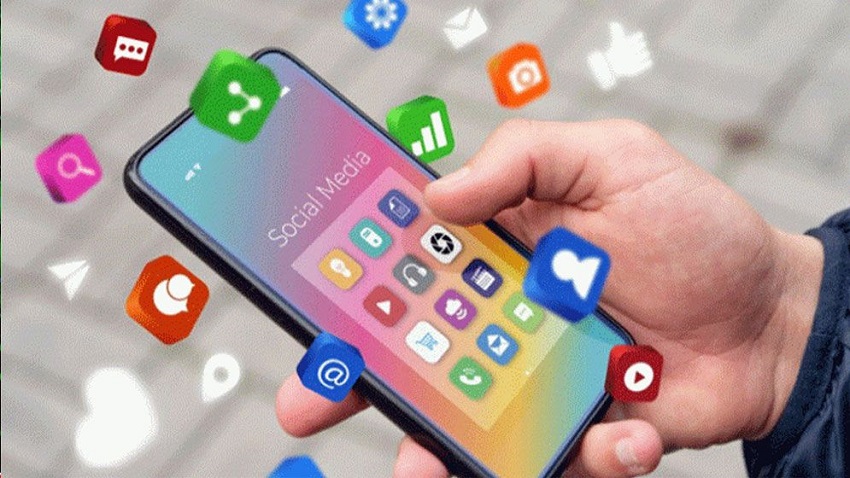 মোবাইলে যেসব অ্যাপ ইন্সটলে ফাঁসতে পারেন সাইবার প্রতারণায়