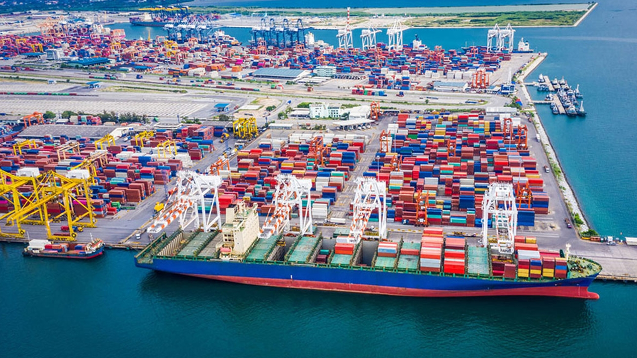 মালয়েশিয়া থেকে আসছে ৫১ হাজার টন অকটেন